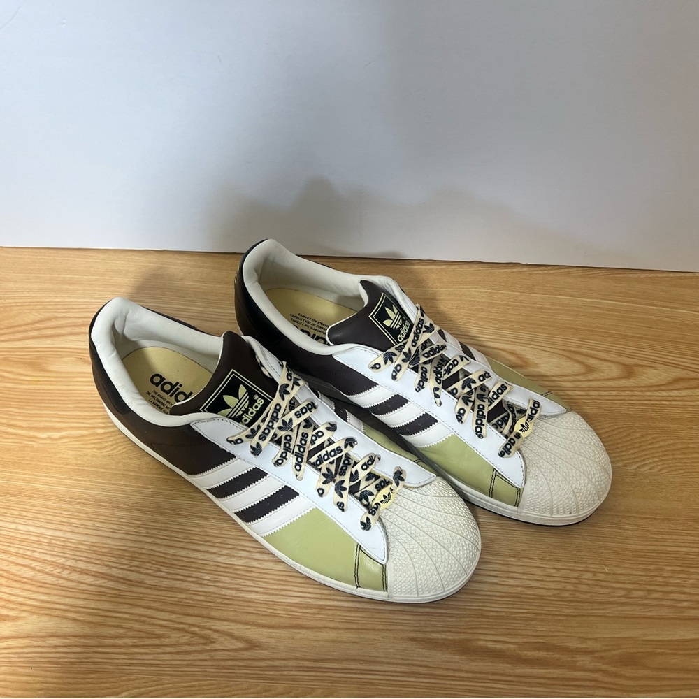 Adidas RARE Superstar Sneakers Vintage, men size 14 great condition